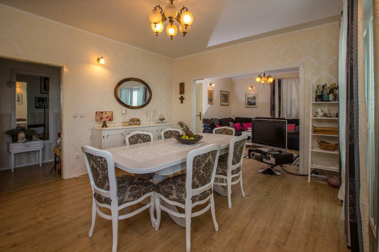 Apartment Valerija Есенице Экстерьер фото